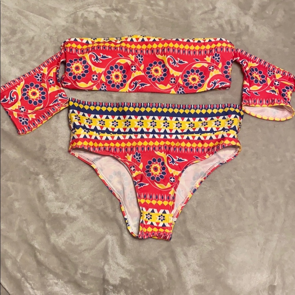 patterned bikini - Picture 1 of 2